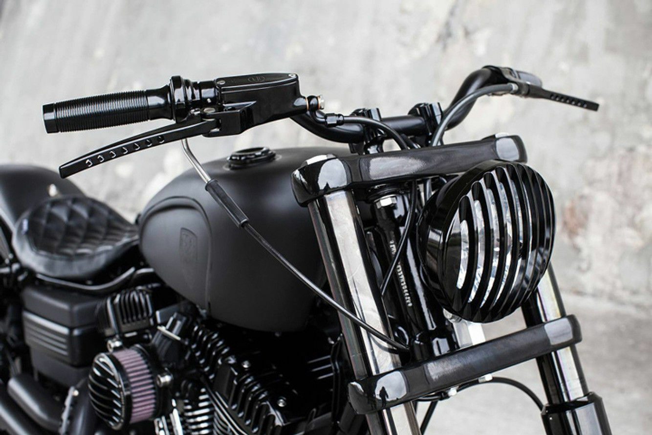 Manubrio replica Rough Crafts montato su Harley Davidson Sportster custom bobber dark - manubri moto Harley Davidson AccessoriCustom